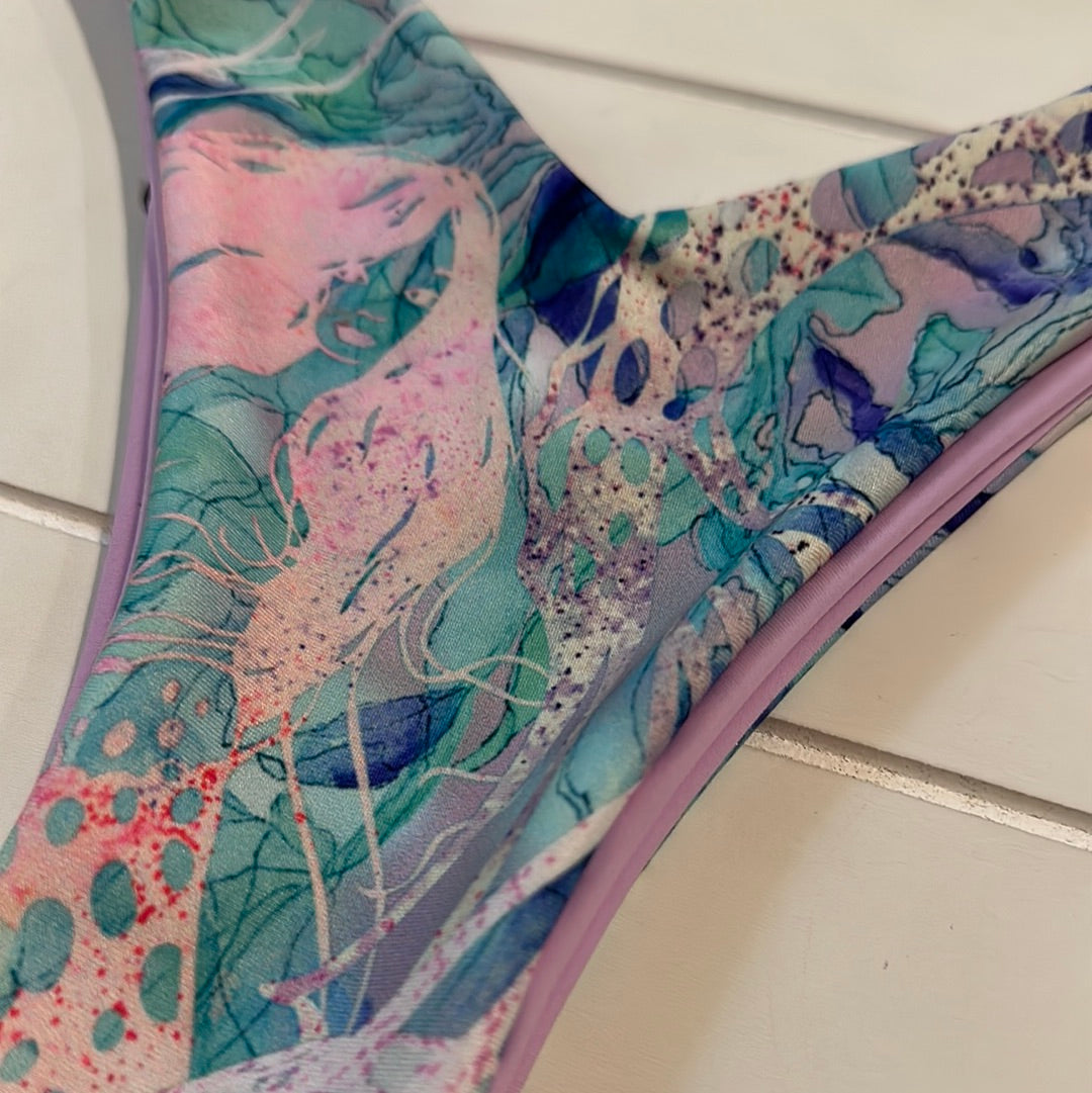 V Cut Bottom