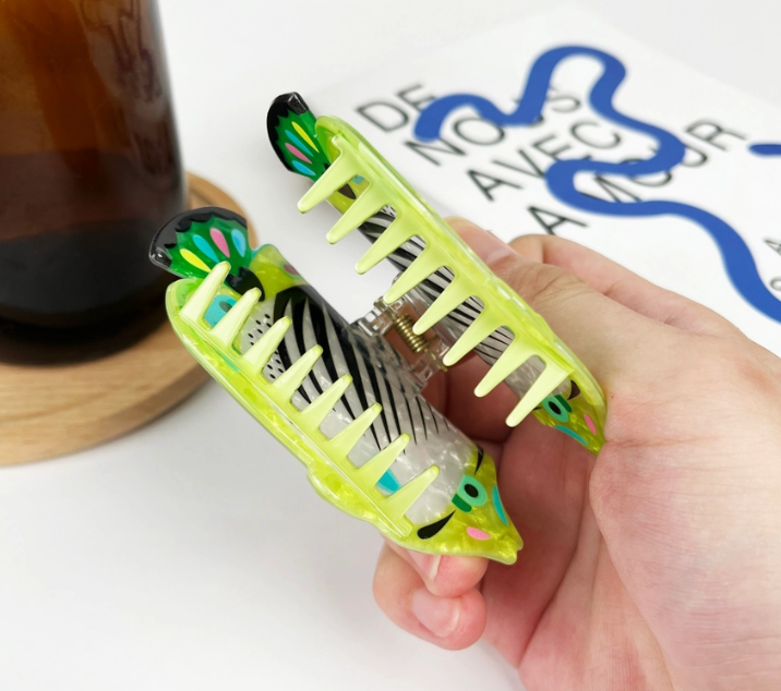 Green-Black Fish Claw Clip