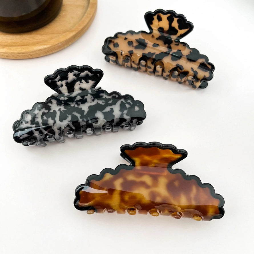 Wavy Edge Hair Clip